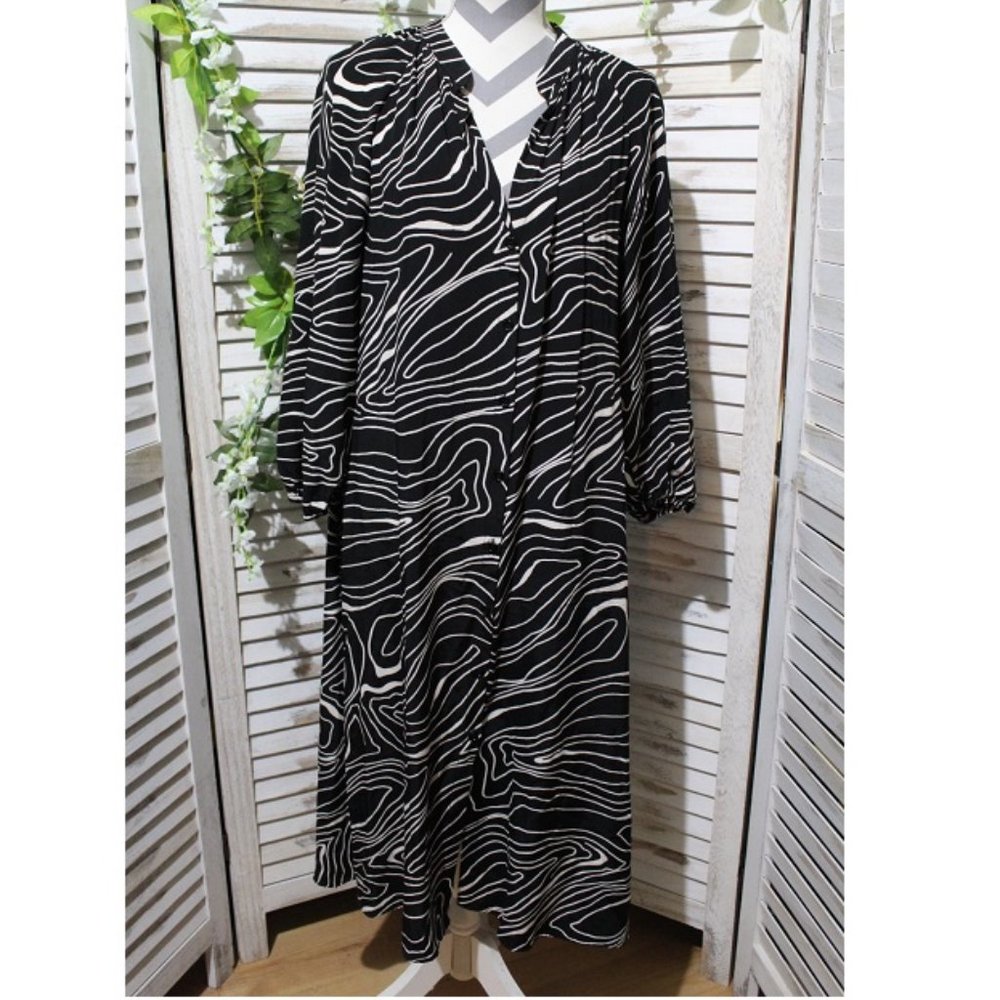 Zara Black and White Midi Dress